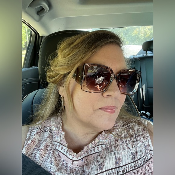 Live Listing - like this listing to be notified when my live start. - Picture 8 of 9